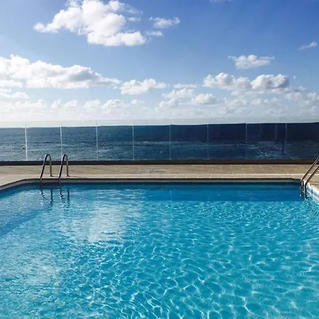 Isamaria Terraza Y Piscina En La Playa Apartman