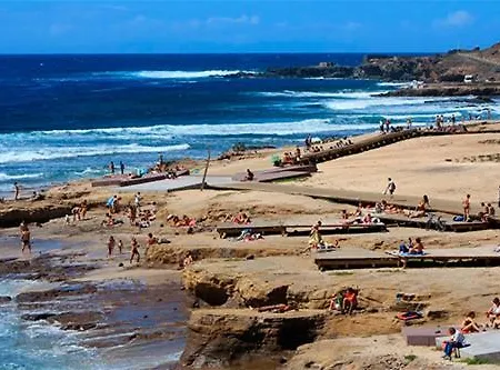 Isamaria Terraza Y Piscina En La Playa 라스팔마스