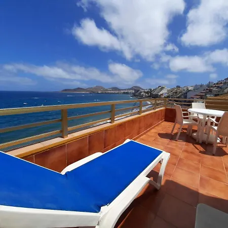 Isamaria Terraza Y Piscina En La Playa * 라스팔마스