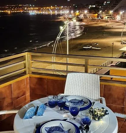 Isamaria Terraza Y Piscina En La Playa * 라스팔마스