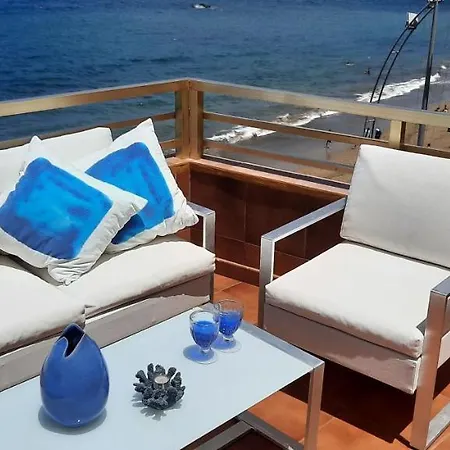 Isamaria Terraza Y Piscina En La Playa 라스팔마스